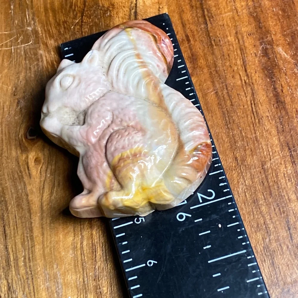 Rare Alashan Agate stone carving 2 inches tall - Picture 3 of 3
